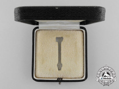 a_case_to_the_iron_cross_first_class1939_d_3381