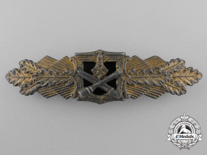 a_gold_grade_close_combat_clasp_d_3571_1