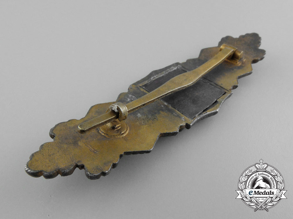 a_gold_grade_close_combat_clasp_d_3575_1