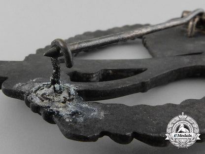 a_silver_grade_infantry_assault_badge_d_3582_2