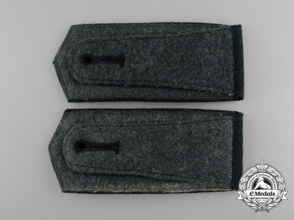 an_early_pair_of_wehrmacht_sergeant_shoulder_boards_d_3758_1