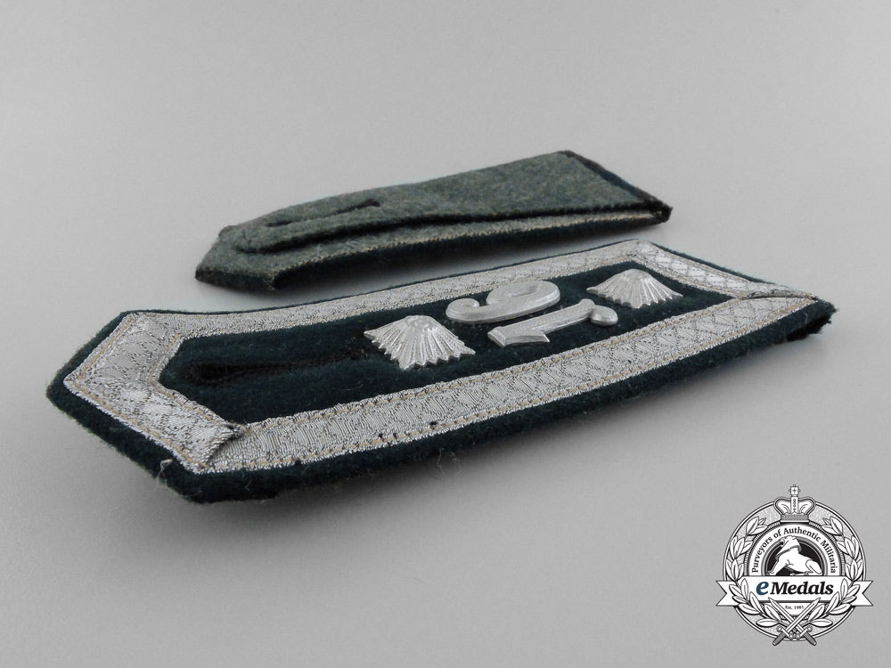 an_early_pair_of_wehrmacht_sergeant_shoulder_boards_d_3760_1