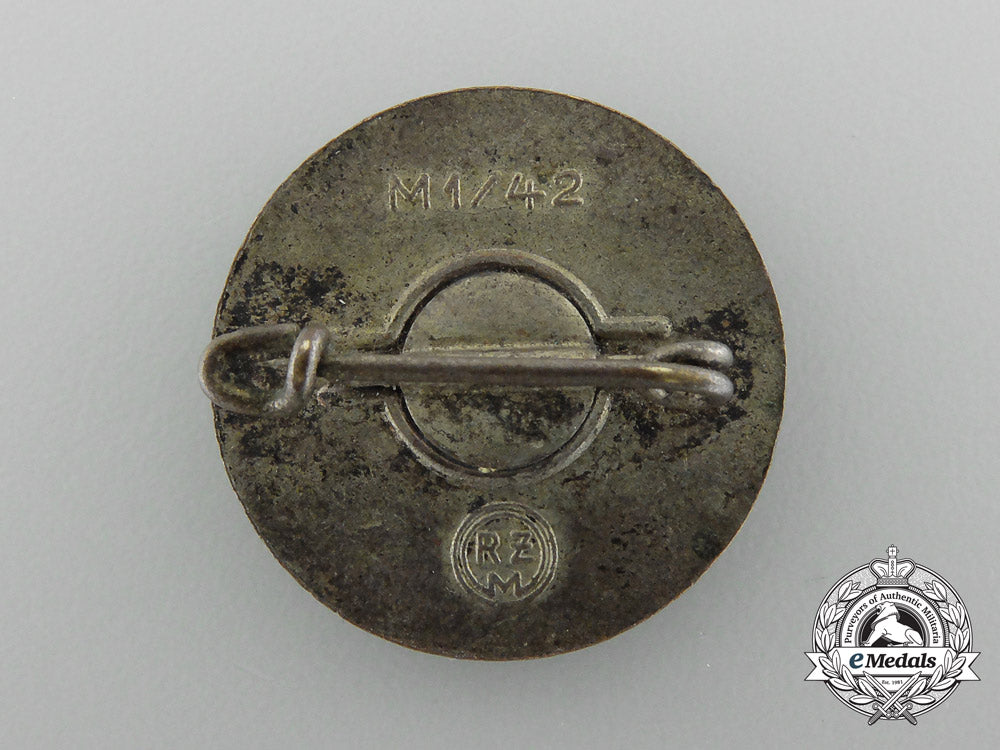 an_nsdap_party_member_lapel_badge_by_kerbach&_israel(_m1/42)_d_3868