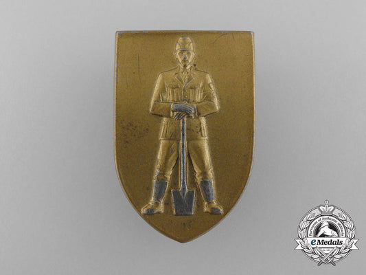 a_third_reich_period_reichsarbeitsdienst_badge_d_3877