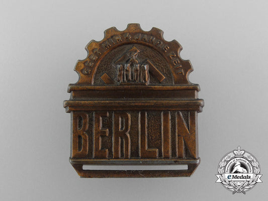 a_berlin“4_year_promise”_badge_d_3893