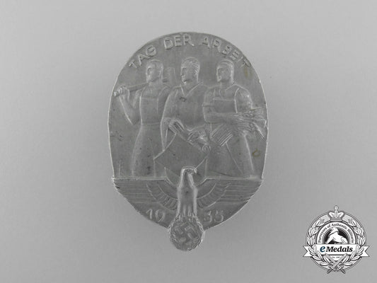 a1935_day_of_labour_badge_by_deschler&_soh_d_3897