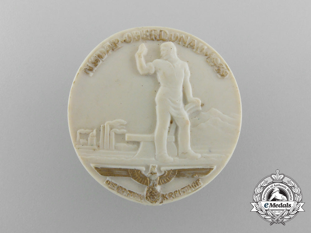 germany,_nsdap._a1939_upper-_danube_district_council_day_badge,_by_richard_sieper&_söhne_d_3940_2