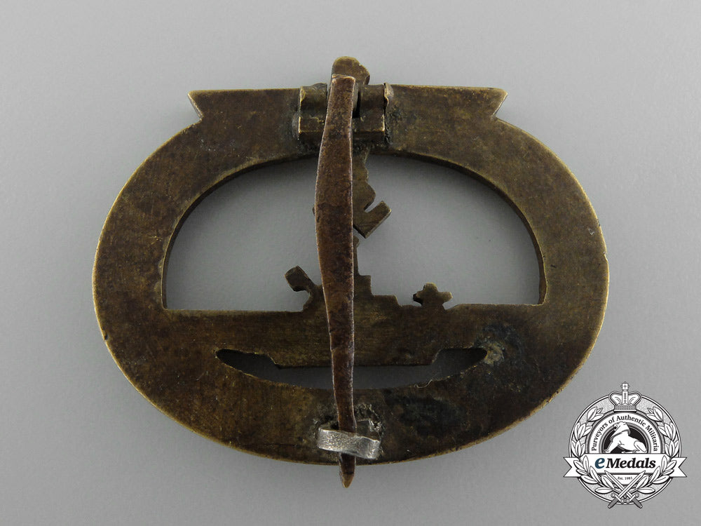 a_submarine_badge_by_schwerin_d_3999