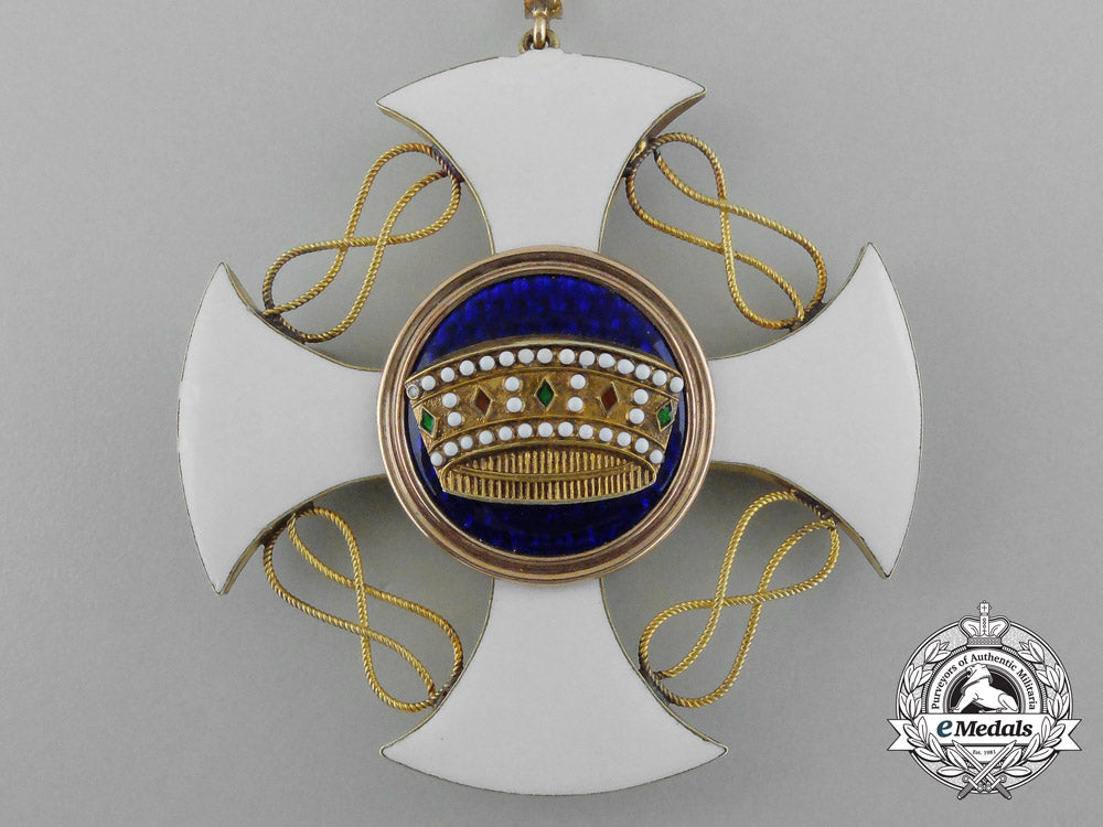 italy,_kingdom._an_order_of_the_crown_in_gold,_commander_with_case,_c.1925_d_4176_1_1_1_1_1_1