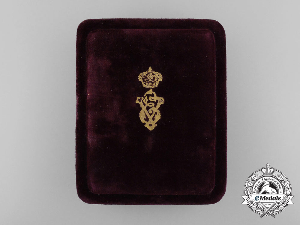 italy,_kingdom._an_order_of_the_crown_in_gold,_commander_with_case,_c.1925_d_4180_1_1_1_1_1_1