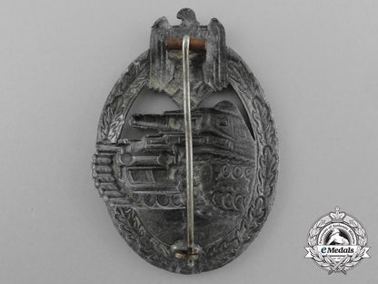 a_silver_grade_tank_badge;_hollow_version_d_4657_1