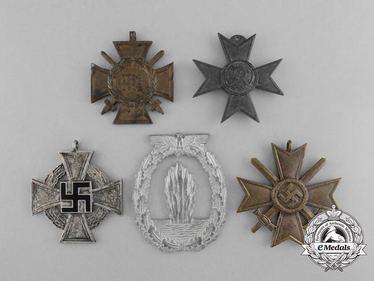 a_lot_of_five_awards,_medals,_and_decorations_d_4794_1