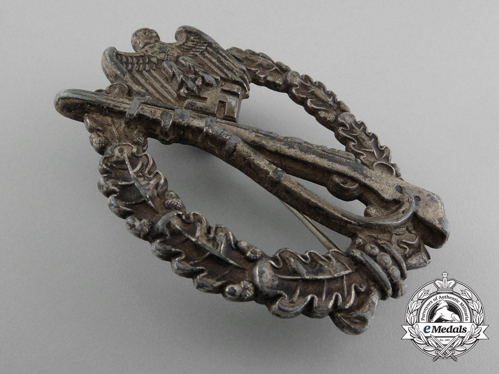 an_early_plated_type_infantry_assault_badge;_unmarked_d_5050