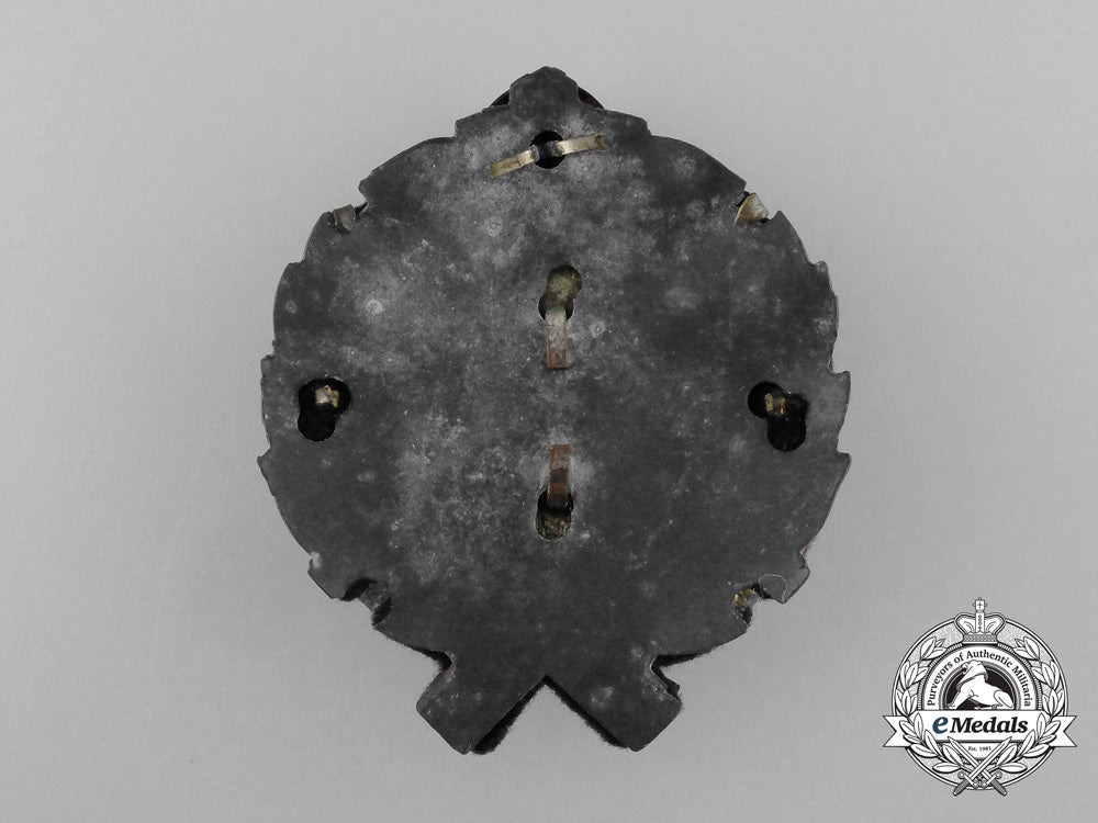 a_croatian_army_and_police_officer's_cap_badge_d_5073_1