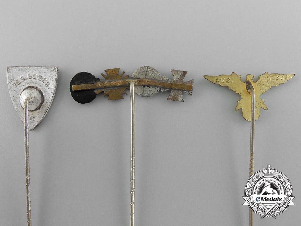 a_lot_of_three_fine_stick_pins_d_5180_1