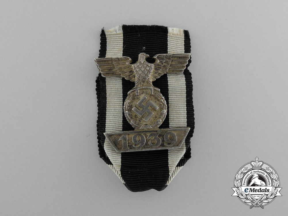 an_iron_cross1914_second_class_with1939_clasp_to_the_iron_cross_by_friedländer_d_5190
