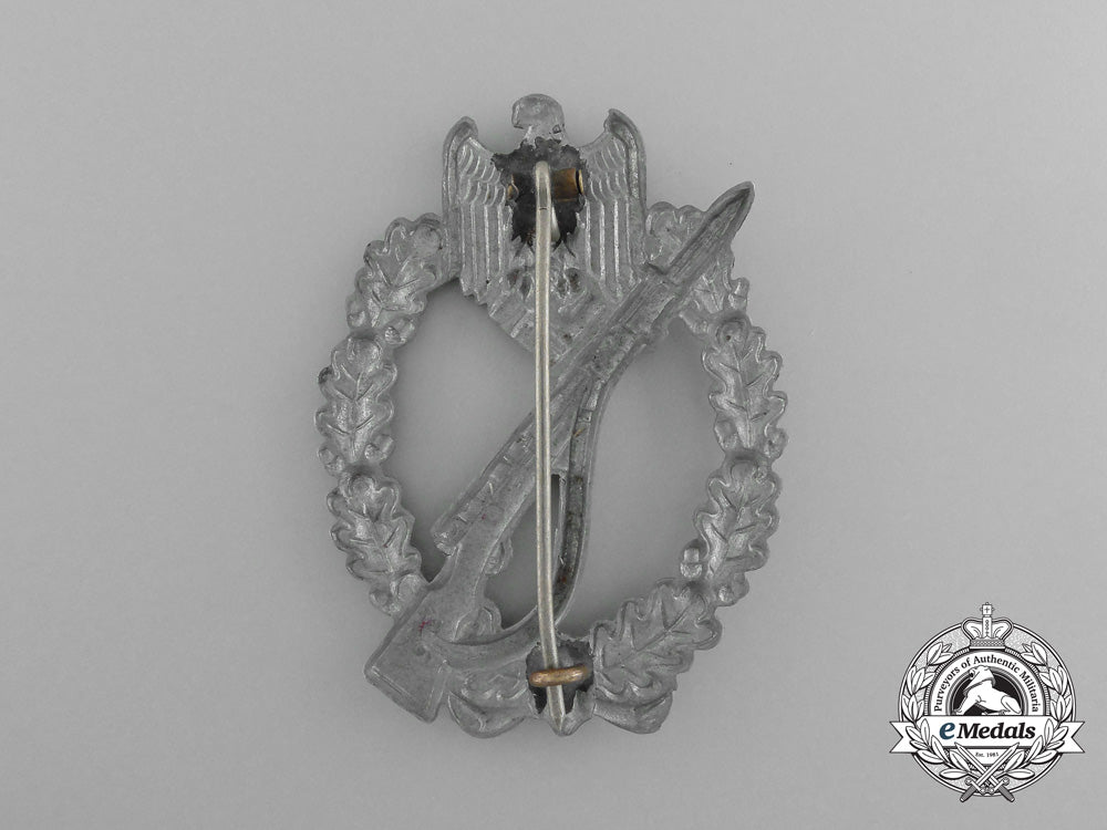 an_early_hollow-_version_infantry_assault_badge;_silver_grade_d_5317
