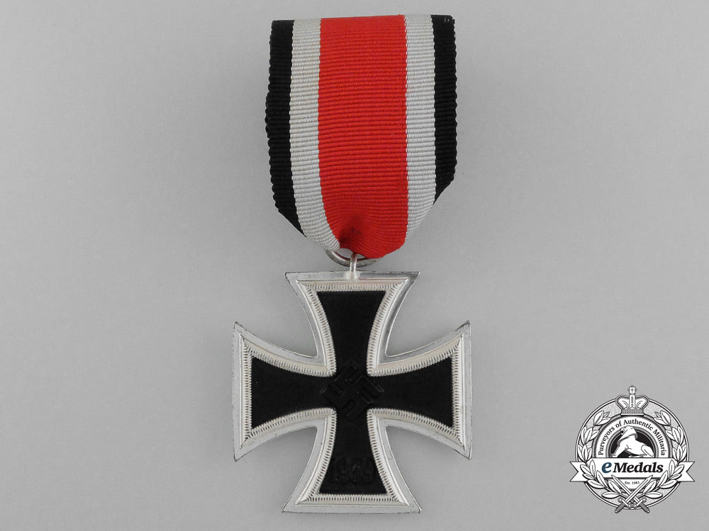 a_mint_iron_cross1939_second_class_by_hermann_aurich_d_5325