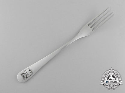 a_silver_oyster_fork_from_ah’s_informal_dinner_ware_set_d_5331