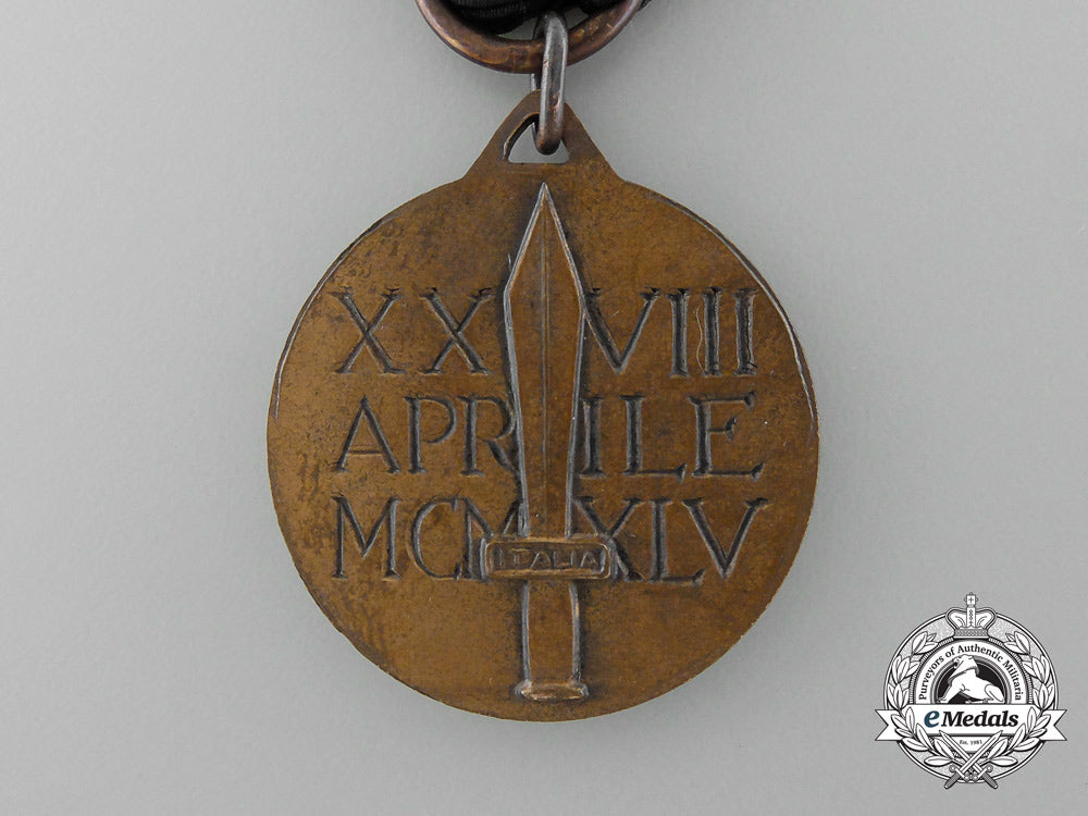 an_italian_tenth_anniversary_commemorative_bronze_grade_medal_of_the_end_of_the_italian_social_republic_d_5389