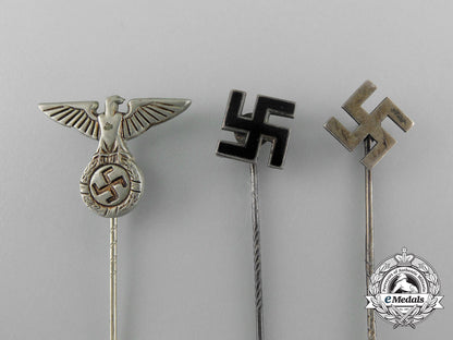 a_lot_of_three_nsdap_supporters_stick_pins_d_5391_1