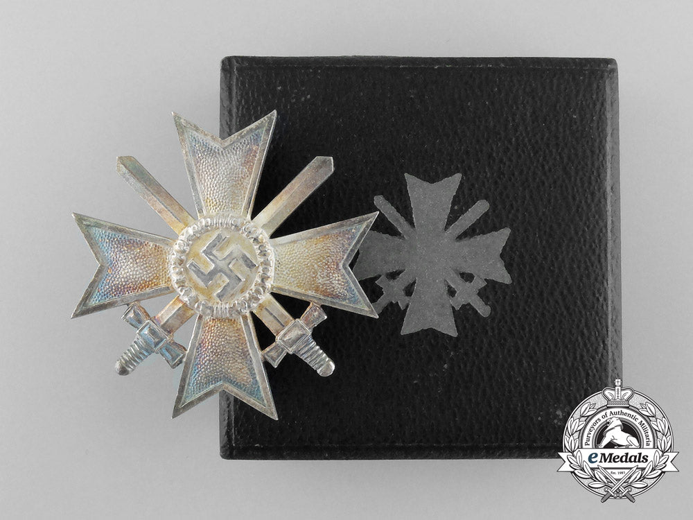 germany._a_mint_war_merit_cross1_st_class_with_swords_by_deschler&_sohn_d_5472_1
