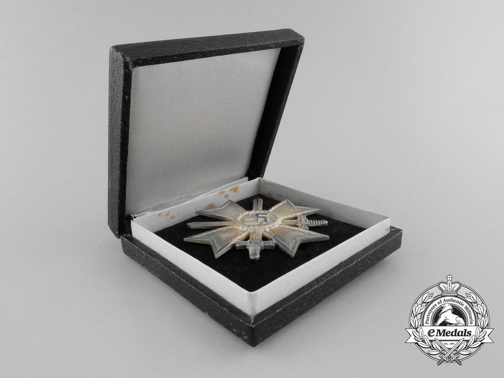 germany._a_mint_war_merit_cross1_st_class_with_swords_by_deschler&_sohn_d_5474_1
