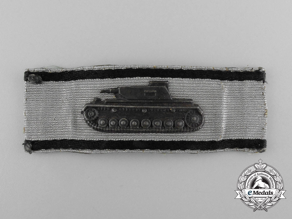 germany,_heer._a_single-_handed_tank_destruction_badge,_silver_grade_d_5482_1_1