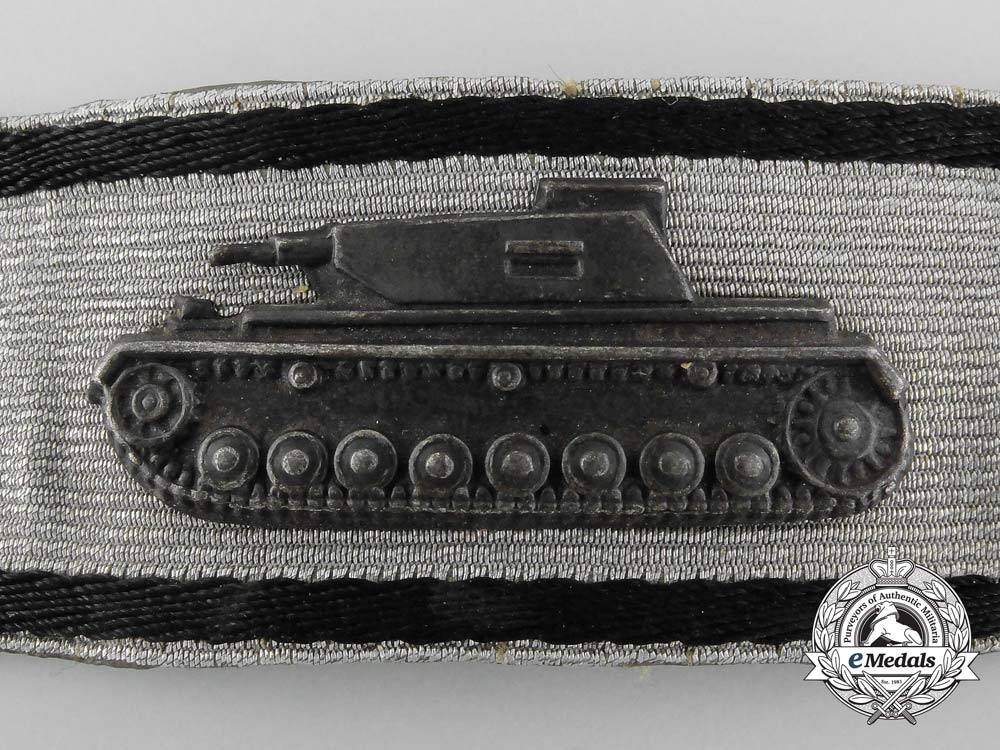 germany,_heer._a_single-_handed_tank_destruction_badge,_silver_grade_d_5483_1_1