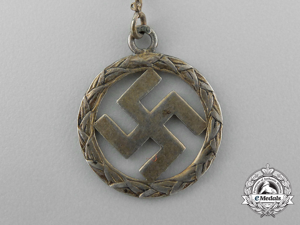 a_female_nsdap_supporter’s_bracelet_d_5613_1