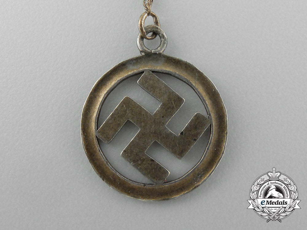 a_female_nsdap_supporter’s_bracelet_d_5614_1