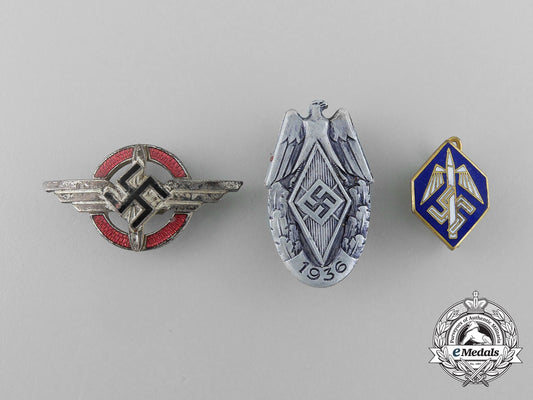 a_lot_of_three_third_reich_period_badges_d_5616_1