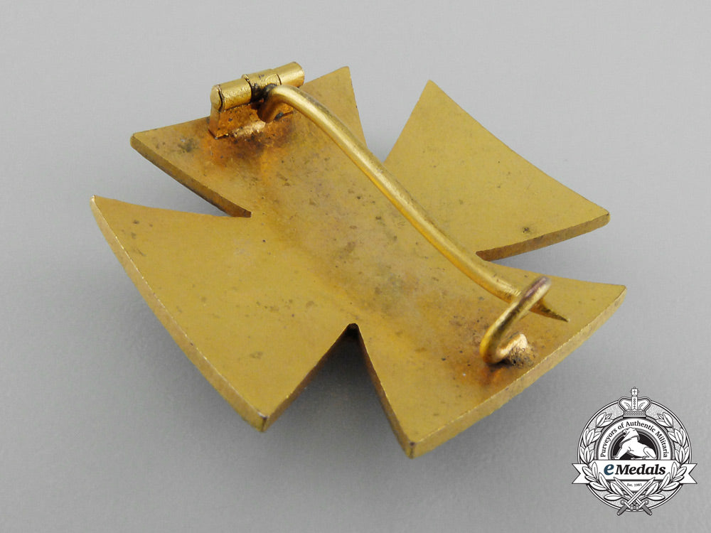 a_spanish_civil_war_falange_nurse's_red_cross_badge_circa1930'_s_d_5648