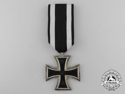 an_iron_cross1914_second_class_by_the_königliches_münzamt_of_berlin_with_miniature_d_5706_1