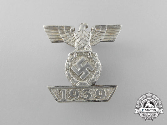 a_fine_reduced_size_clasp_to_the_iron_cross1939_second_class;_type_ii_d_5727_1