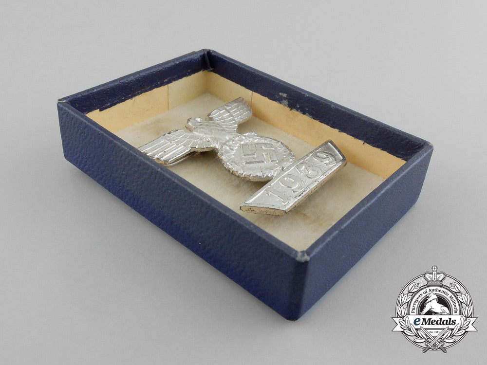 an_absolutely_mint_clasp_to_the_iron_cross1939_second_class;_type_ii_in_original_ldo_marked_box_of_issue_d_5740_1