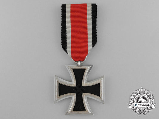 a_mint_iron_cross1939_second_class_by_j.e._hammer&_söhne_d_6063