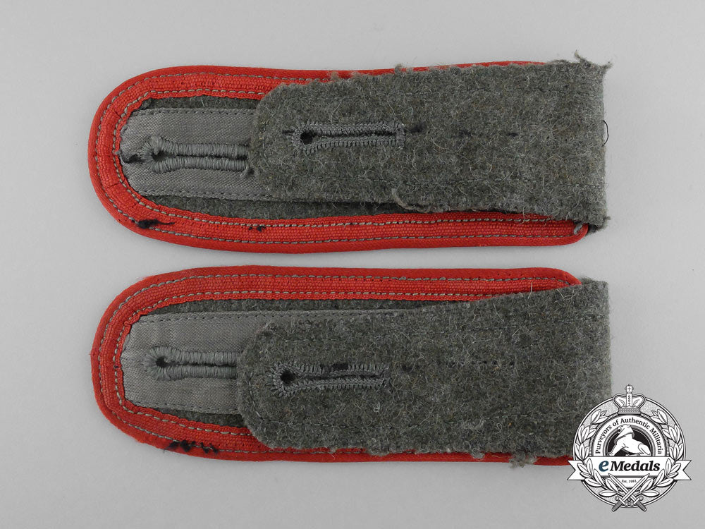 a_mint_pair_of_wehrmacht_artillery_enlisted_man’s_shoulder_boards_d_6142_1