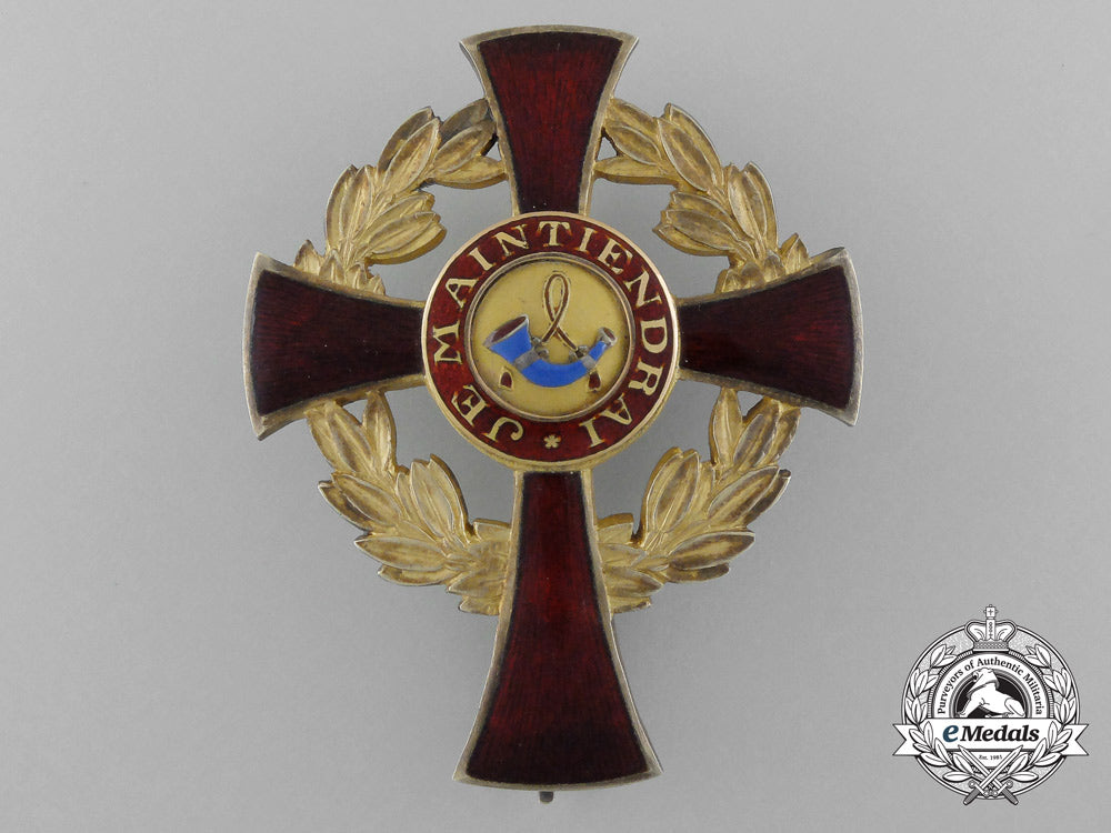 a_family_order_of_orange_officer's_cross,_type_ii(1908-1969)_with_case_d_6247