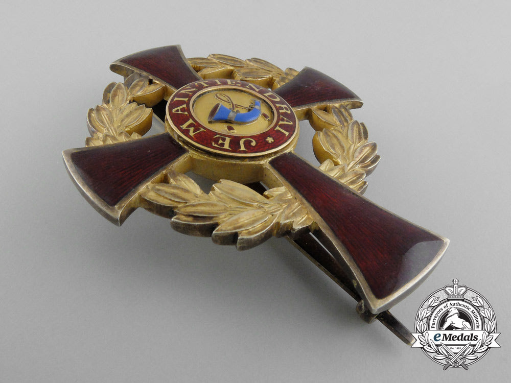 a_family_order_of_orange_officer's_cross,_type_ii(1908-1969)_with_case_d_6249