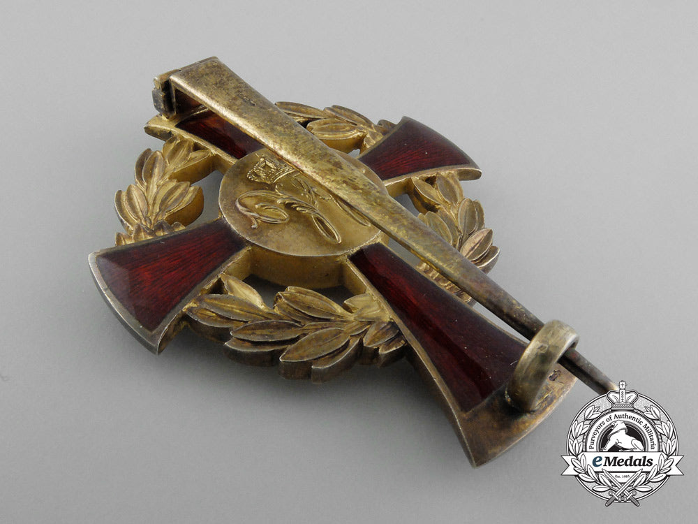 a_family_order_of_orange_officer's_cross,_type_ii(1908-1969)_with_case_d_6250