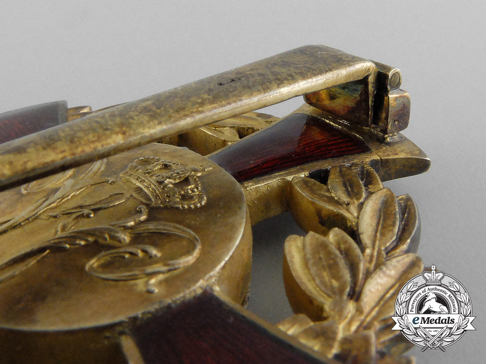 a_family_order_of_orange_officer's_cross,_type_ii(1908-1969)_with_case_d_6252