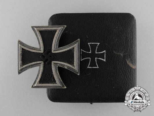 germany,_third_reich._an_iron_cross1939,_i_class_with_case,_godet_d_6304_2_1