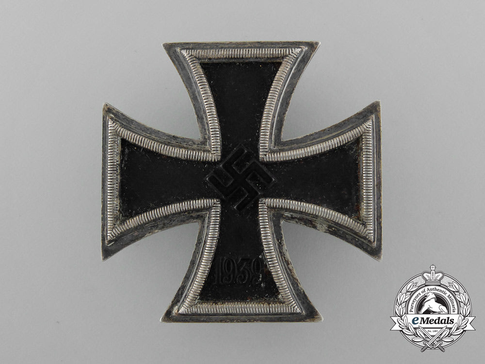 germany,_third_reich._an_iron_cross1939,_i_class_with_case,_godet_d_6307_2_1