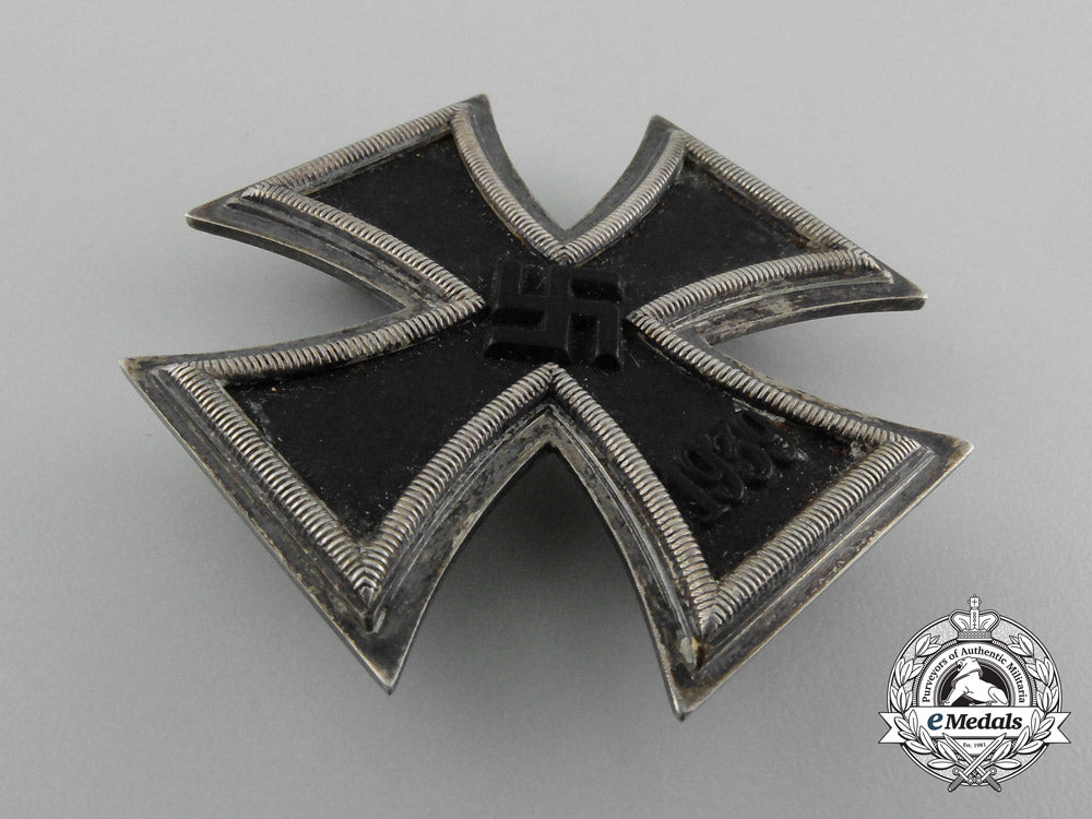 germany,_third_reich._an_iron_cross1939,_i_class_with_case,_godet_d_6310_2_1
