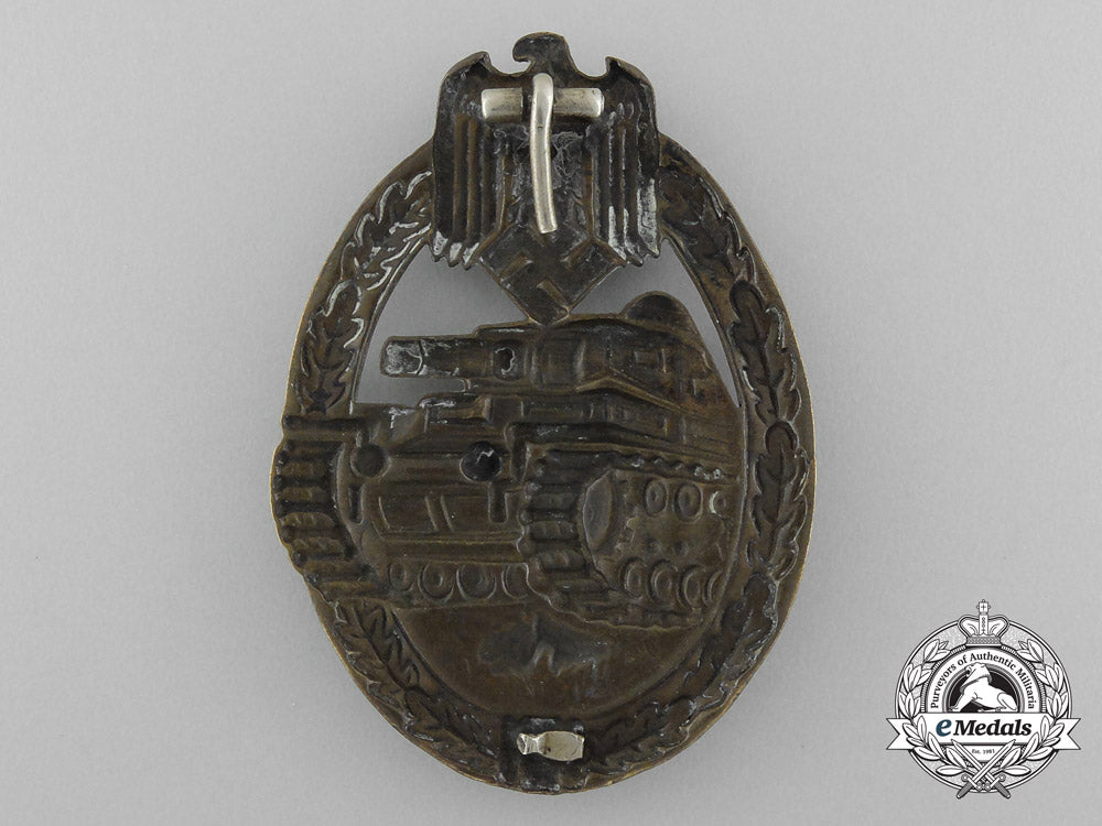 an_early_bronze_grade_tank_badge_in_tombac_d_6391_1
