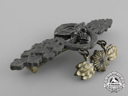 a_gold_grade_front_flying_clasp_for_transport_and_paratrooper_pilots_with_star_hanger_d_6413_1