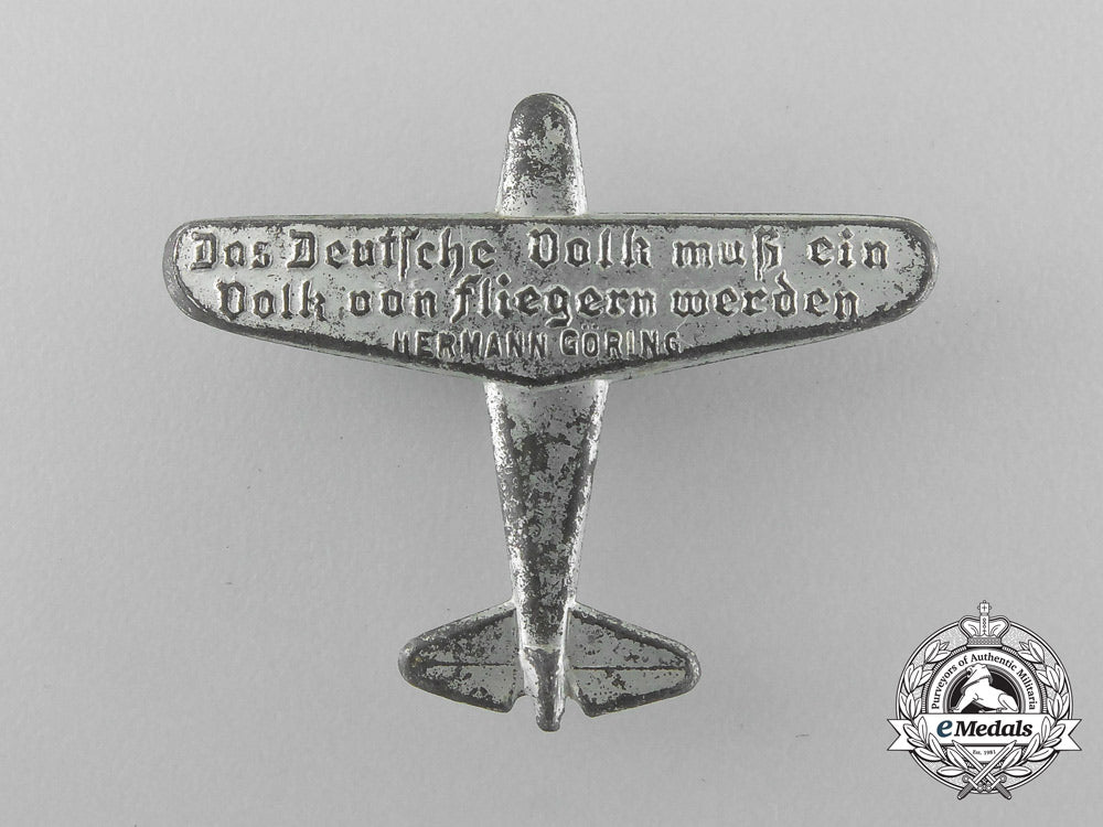 a_hermann_göring“_the_german_volk_has_to_become_a_volk_of_flyers”_badge_d_6446_1