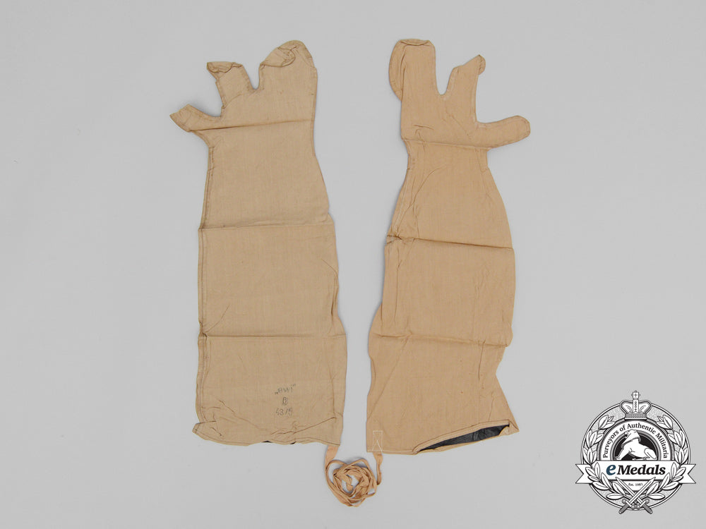 a_pair_of_chemical_warfare_protective_gloves_for_the_light_protective_suit;_model_m1939_d_6477_2_1_1