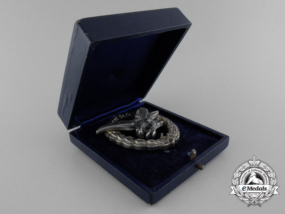 a_cased_radio_operator&_air_gunner_badge_by_berg&_nolte,_lüdenscheid_d_6491